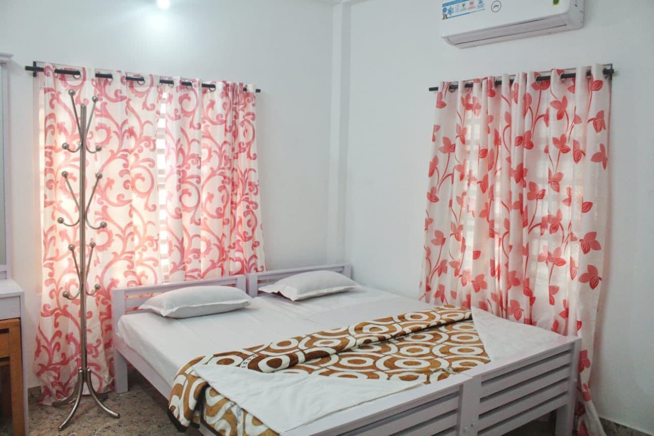 White Paradise photo 5